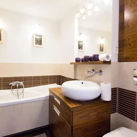 Happyestate - Just In Center Ul Krawiecka 3