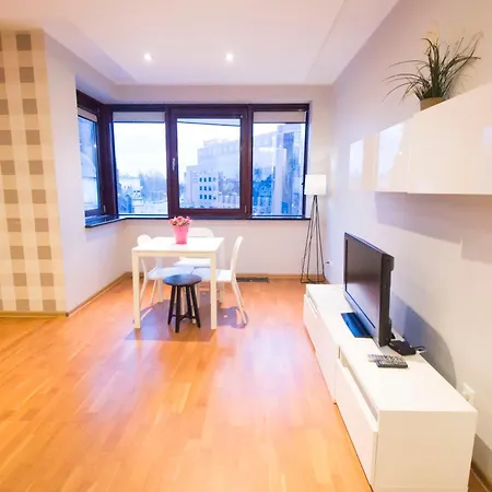 Happyestate - Just In Center Ul Krawiecka 3 *